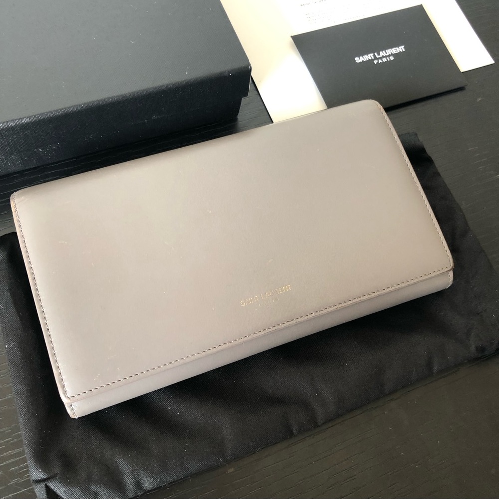 Saint Laurent Essentials Minimalist Grey YSL Wallet - Picture 3 of 15